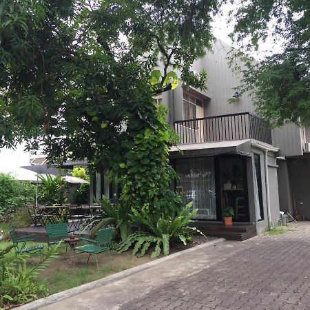 Baan Ongkharak Bed & Breakfast (Adults Only) バンコク都 エクステリア 写真